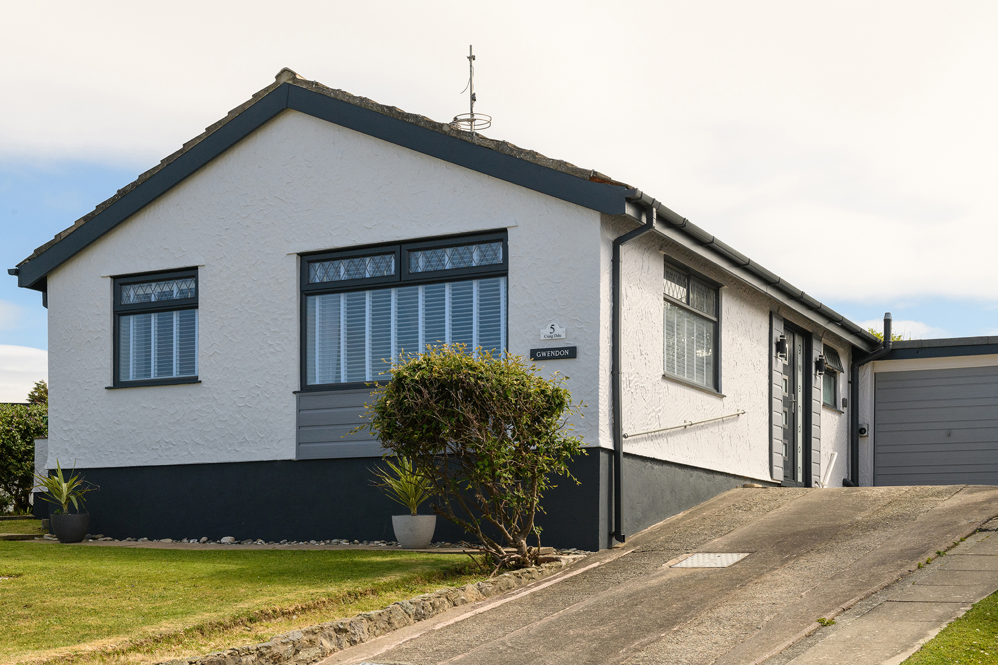 Gwendon Holiday Home Anglesey - stylish dog-friendly bungalow in Amlwch